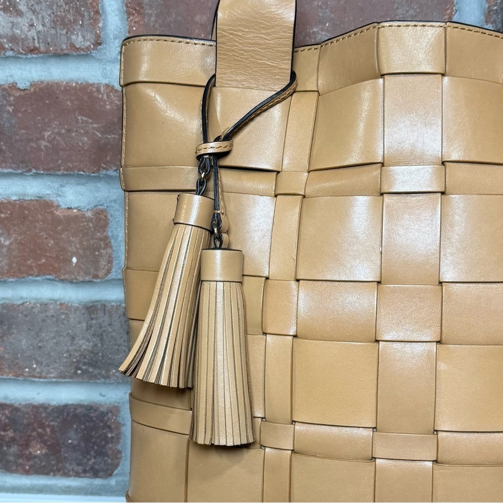 Michael Kors Woven Leather Tote & Matching Zip Wristlet/Wallet Set - Picture 4 of 14
